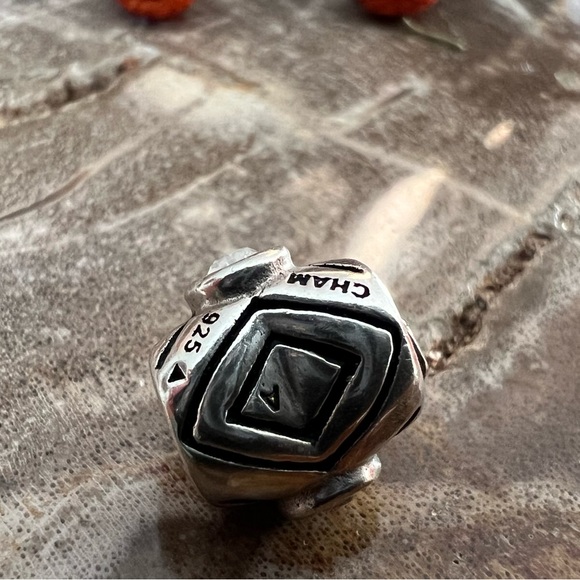 Authentic Clear Swarovski Chamilia Charm- April Birthstone Heart 925 Silver - Picture 6 of 6